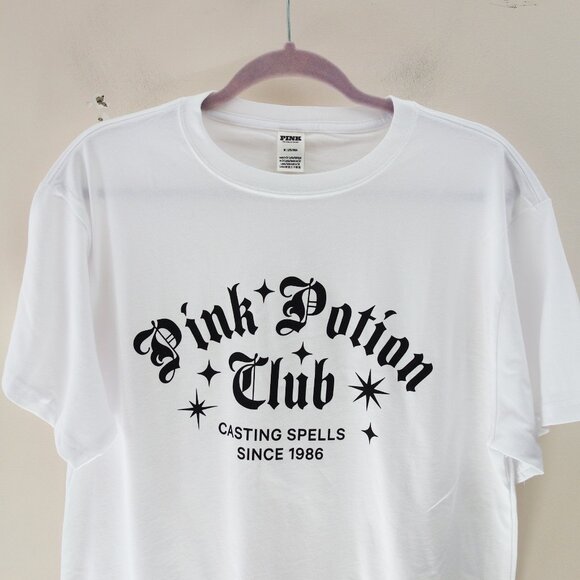 ❌SOLD❌Victoria PINK CAMPUS COTTON TEE Halloween "Potion Club Casting spells" (M) - Picture 4 of 8
